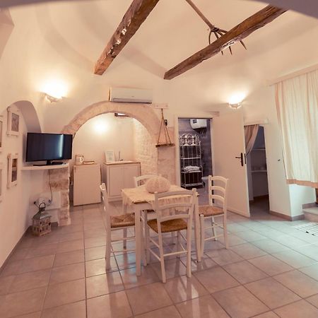Trulli Antichi Mestieri - Widespread Trulli In The Historic Center Bed & Breakfast Alberobello Ngoại thất bức ảnh